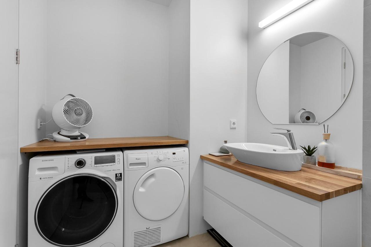 Cozy And Modern Apartment - Best Location In Reykjavik Bagian luar foto