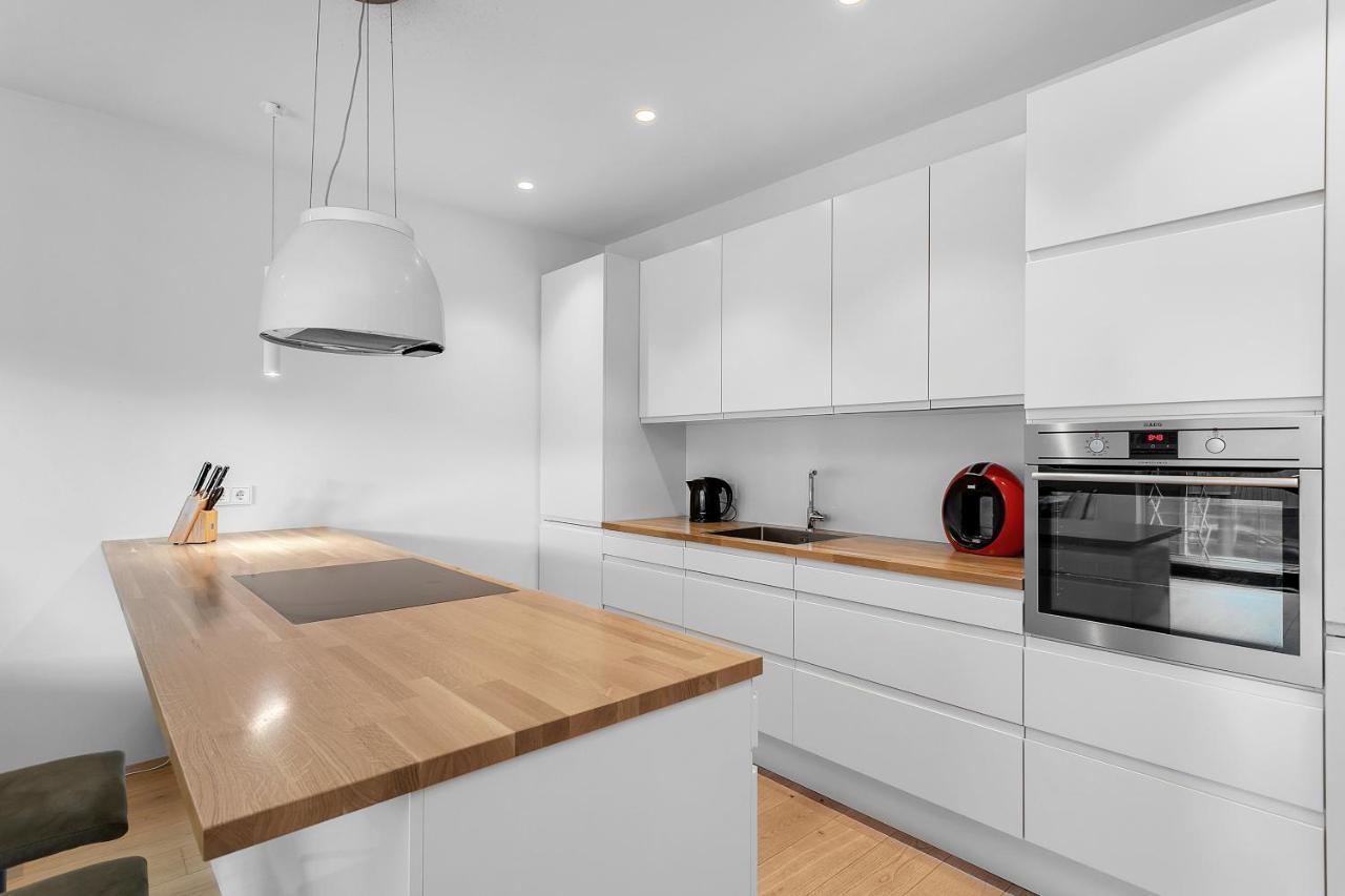 Cozy And Modern Apartment - Best Location In Reykjavik Bagian luar foto